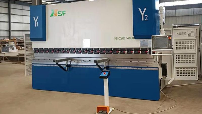 冲压模具与钣金折弯：工艺解析与区别